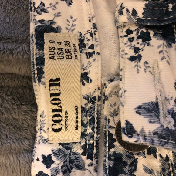 Shorts - Picture 2 of 3